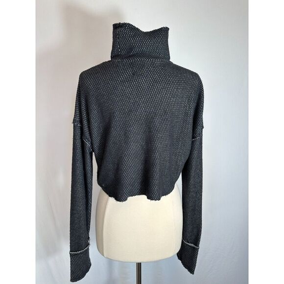 Urban Outfitters Out From Under Turtleneck Size Medium NWT - Picture 2 of 5